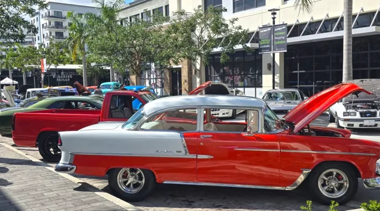 Classic cars and trucks at Plantation Walk